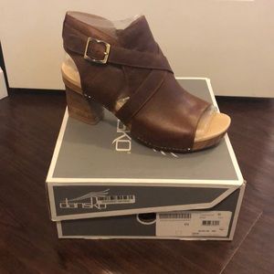 BNIB Dansko Arlene Brown Leather Platform Sandal